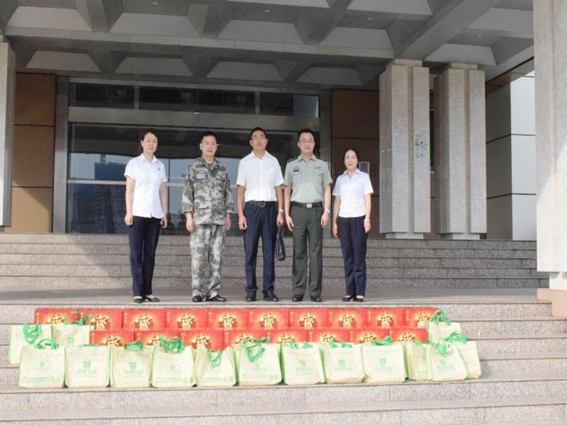 信泰慰問暖人心，軍民建設(shè)一家親